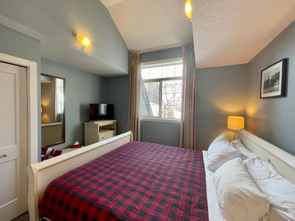 Mountain Chalet At Mystic Springs, 2br, 2ba, Heated Pool, Hot Tub! Chalet