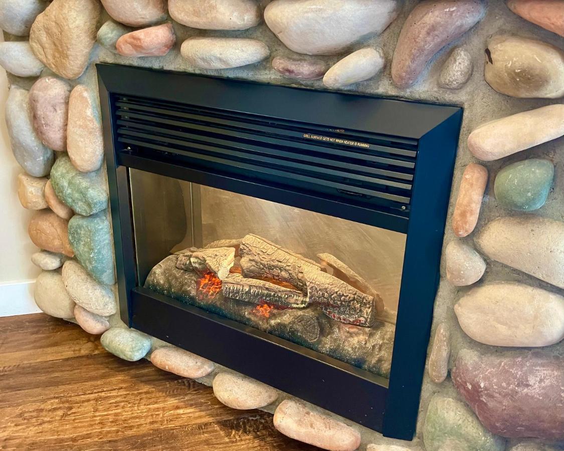 Chalet Mountain Chalet At Mystic Springs, 2br, 2ba, Heated Pool, Hot Tub!